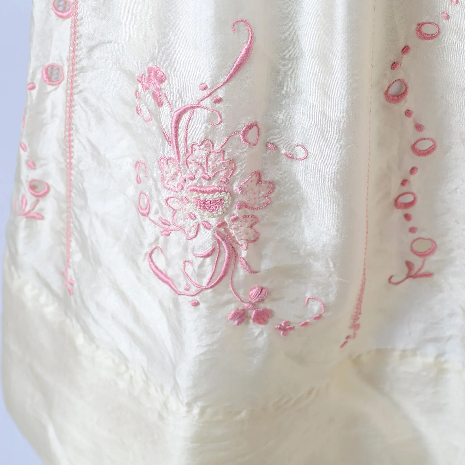 Bohemian 1920s Vintage Dress in Ivory Silk With Pink Embroidery