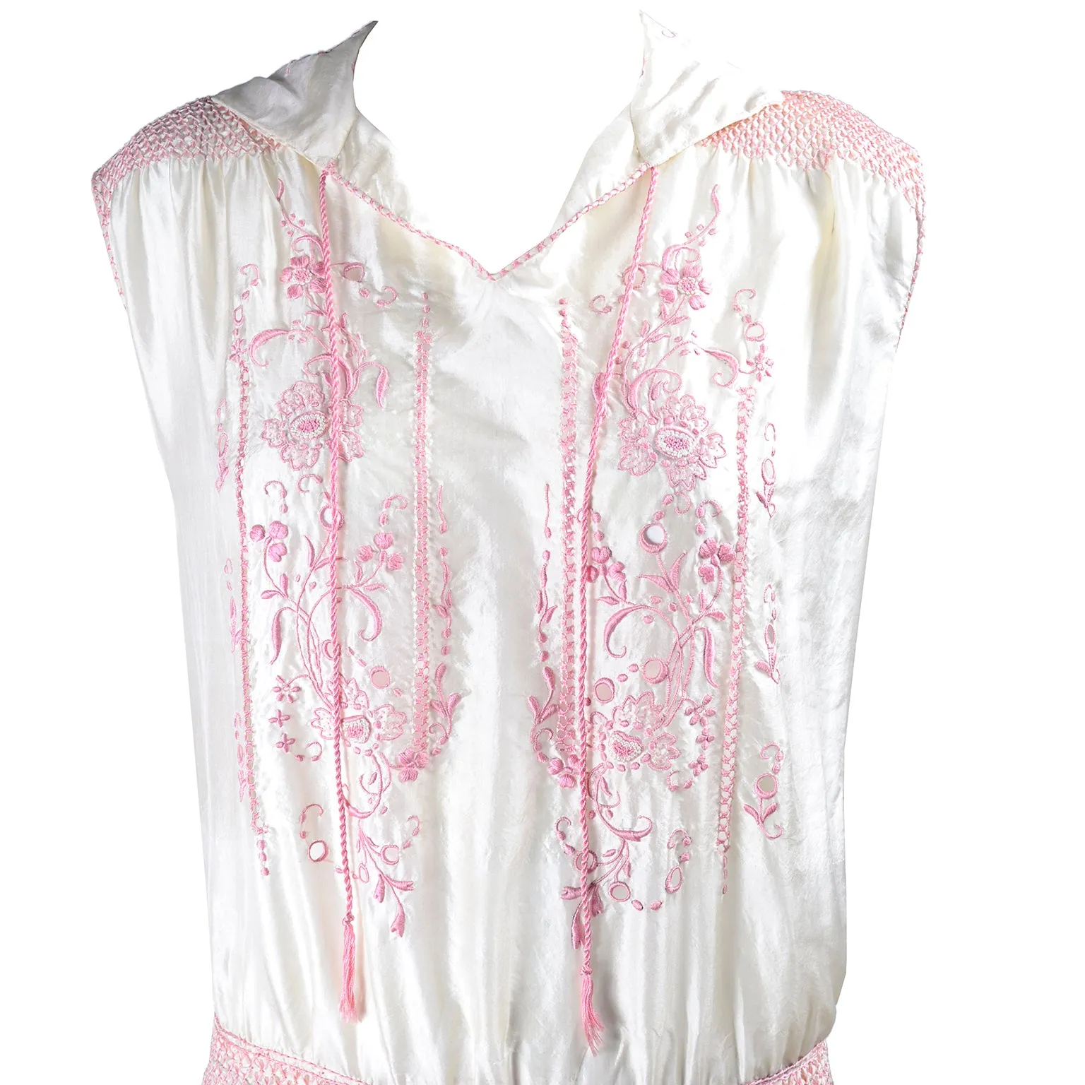 Bohemian 1920s Vintage Dress in Ivory Silk With Pink Embroidery