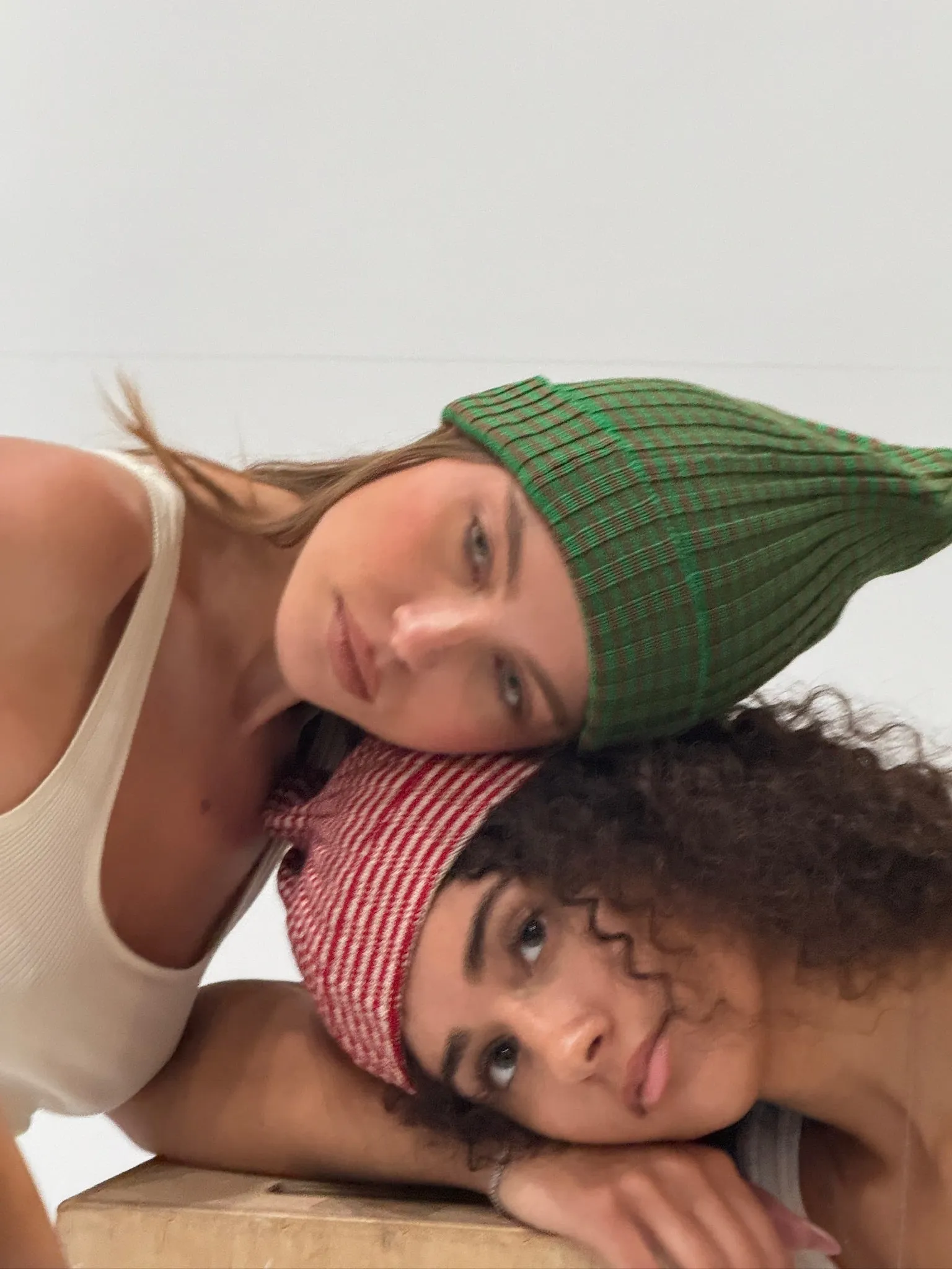 KNIT STRIPED HAT GREEN