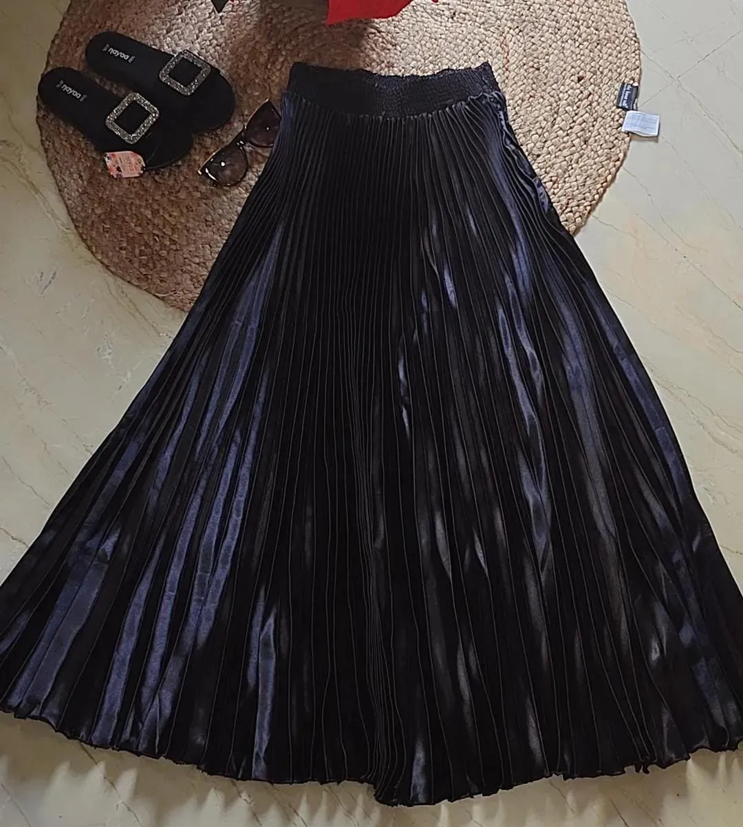 Pleated skirt long length