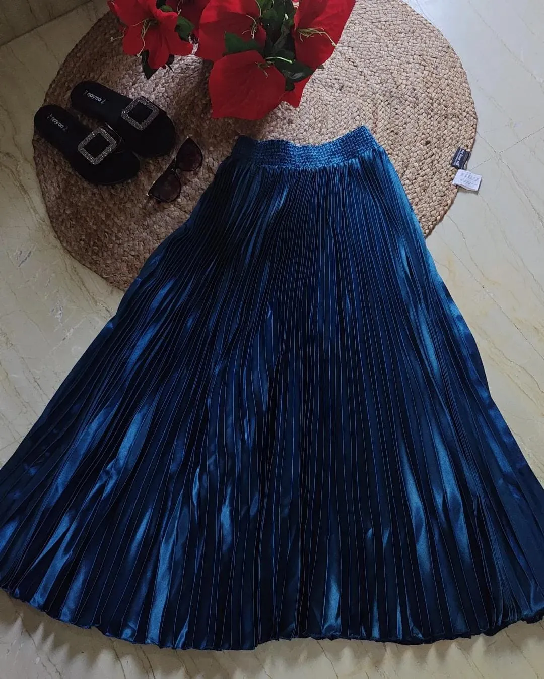 Pleated skirt long length