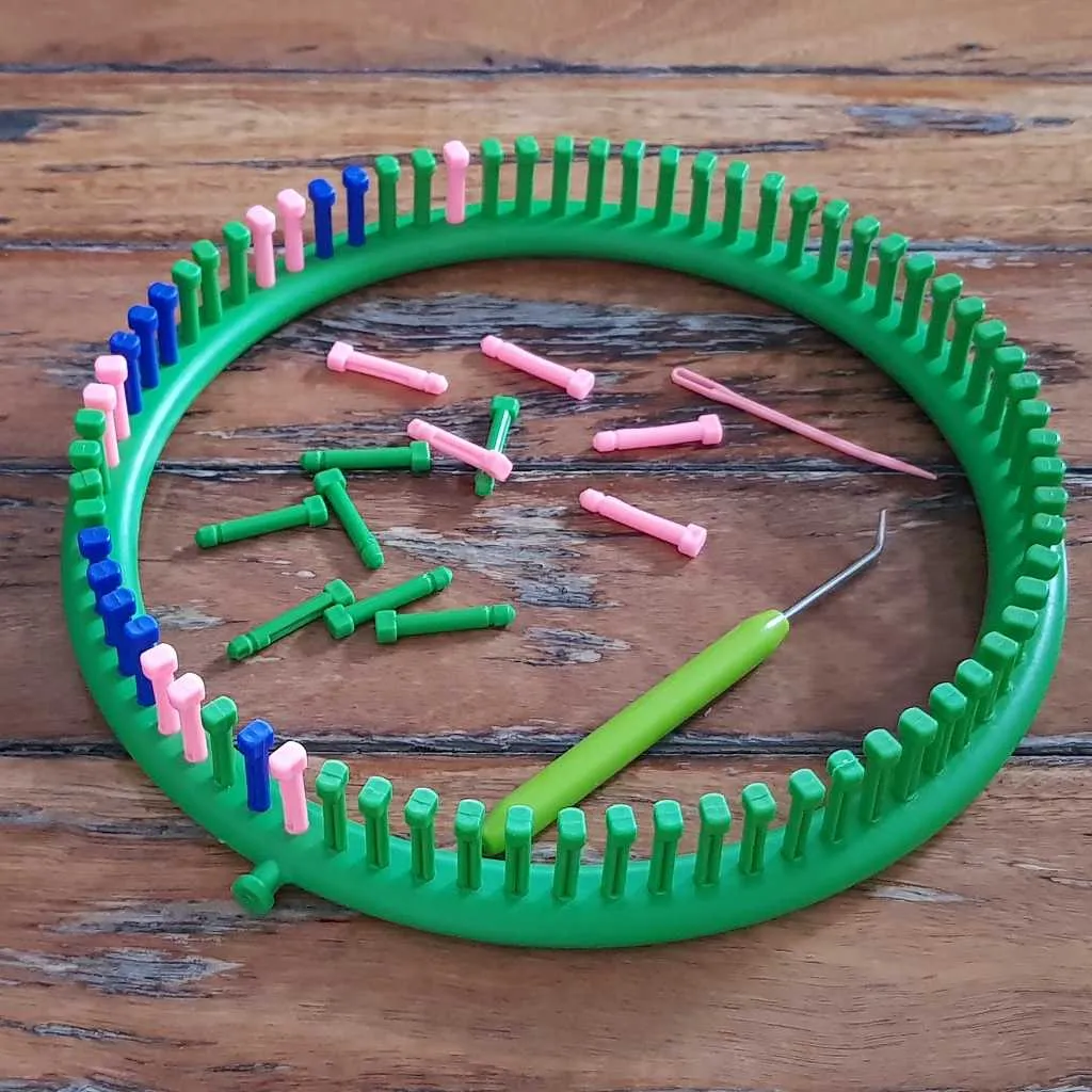 Round Knitting Loom Set with Removable Pegs