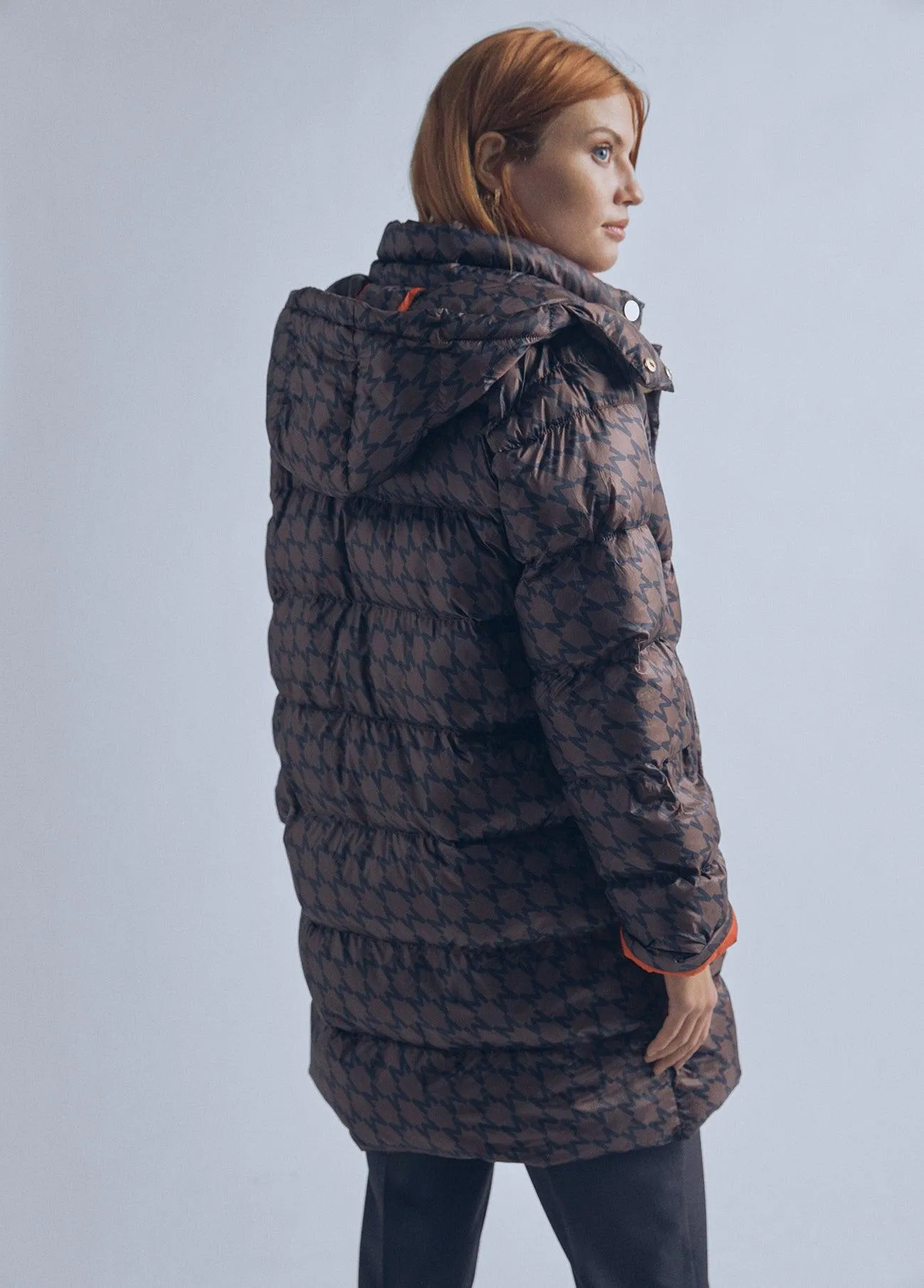 Three-quarter sleeve coat