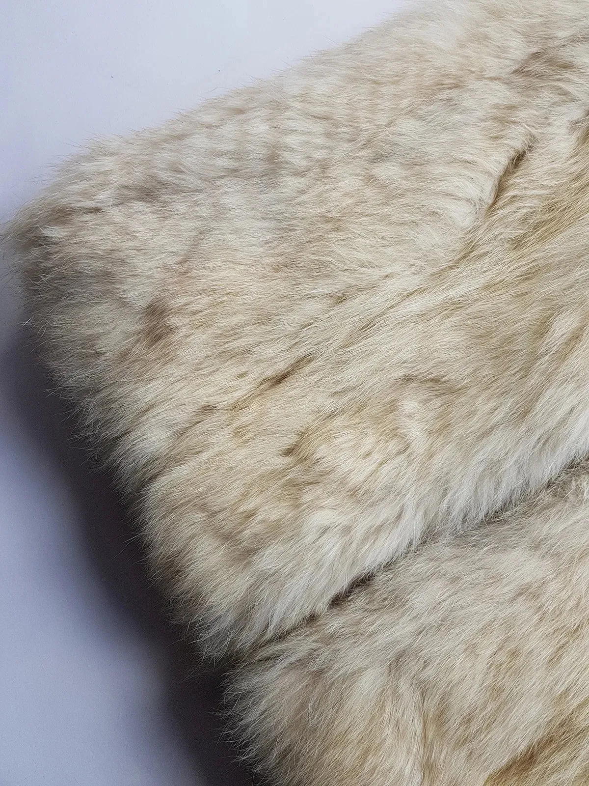 Vintage 1970s Plush Fox Fur Vest in Off-White - Soft & Dreamy - Very Kate Moss at Glastonbury - Indie Sleaze